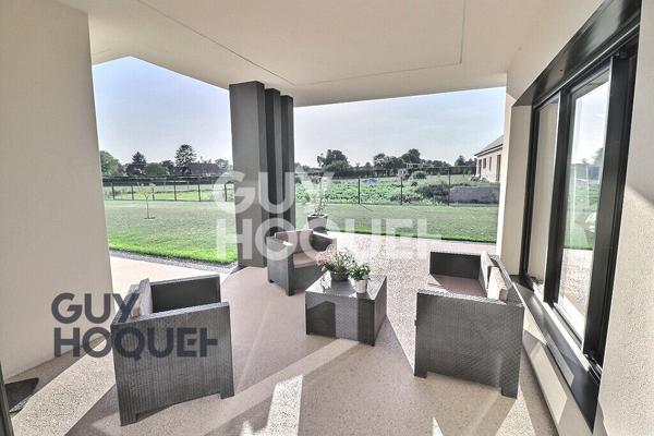 Superbe maison contemporaine de plain-pied.