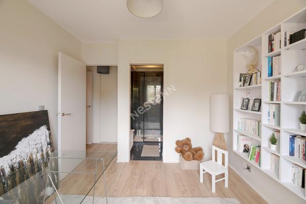 Maison Betton 7 pièce(s) proximité des commodités, 5 chambres, pas de vis-à-vis.