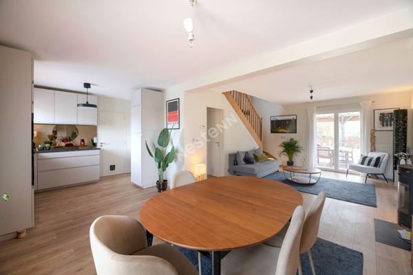 Maison Betton 7 pièce(s) proximité des commodités, 5 chambres, pas de vis-à-vis.