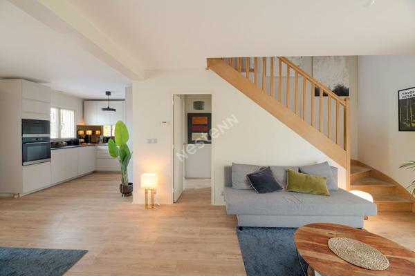 Maison Betton 7 pièce(s) proximité des commodités, 5 chambres, pas de vis-à-vis.