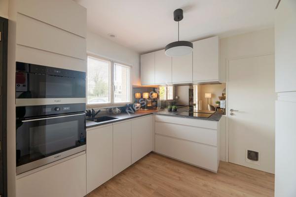 Maison Betton 7 pièce(s) proximité des commodités, 5 chambres, pas de vis-à-vis.