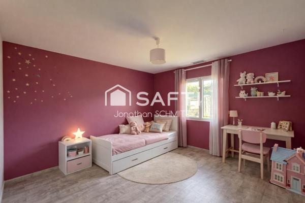 Villa 200 m² sur 1000 m², piscine, garage, solaire