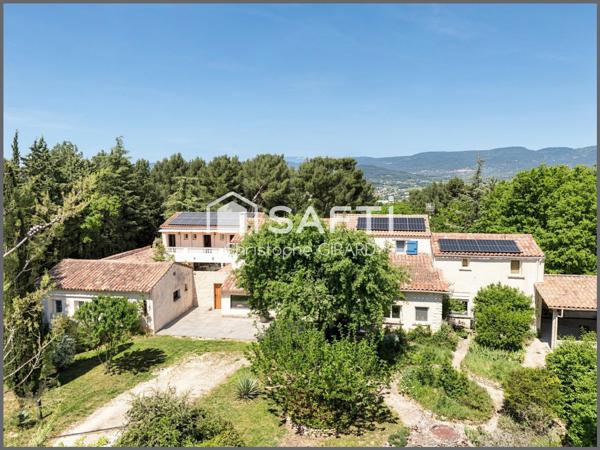 Propriété d'excéption de 447 m² sur 13000  m² de Terrain