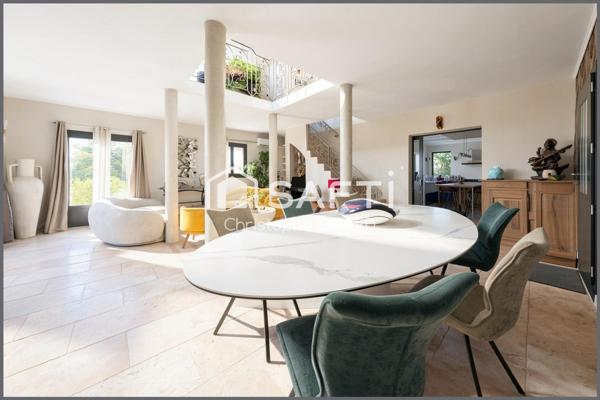 Propriété d'excéption de 447 m² sur 13000  m² de Terrain