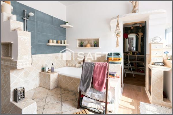 Propriété d'excéption de 447 m² sur 13000  m² de Terrain