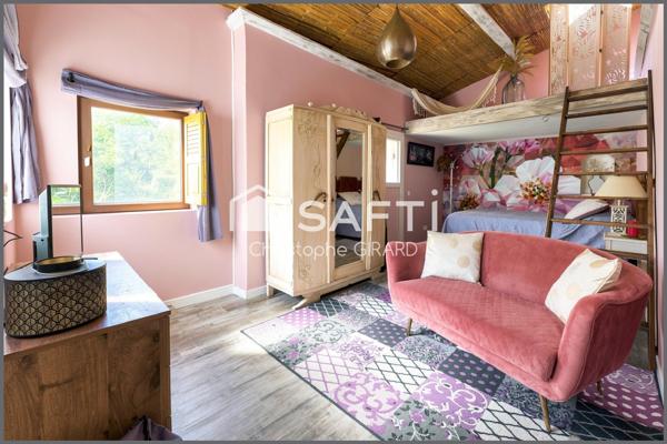 Propriété d'excéption de 447 m² sur 13000  m² de Terrain