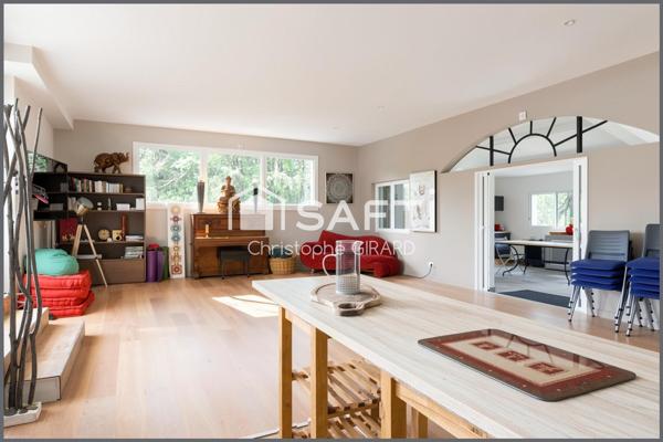 Propriété d'excéption de 447 m² sur 13000  m² de Terrain