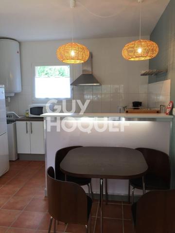 Appartement meublé dans partie de Mas avec place de parking terrasse et jardin.