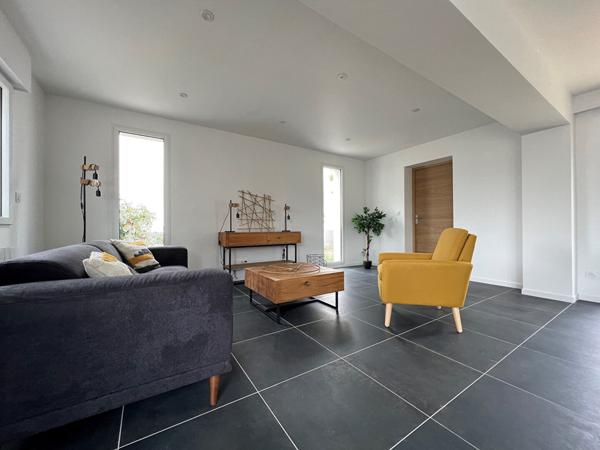 Au calme et non-loin du centre.