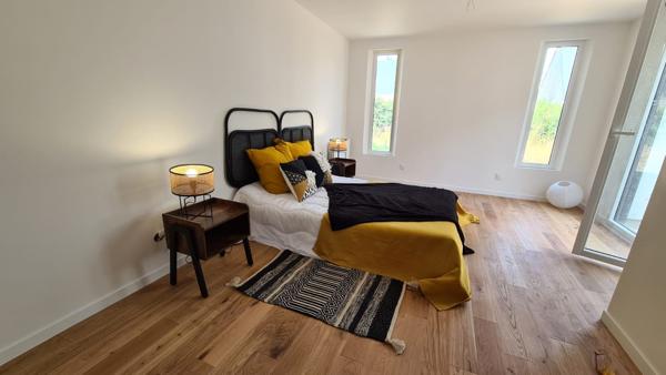 Au calme et non-loin du centre.