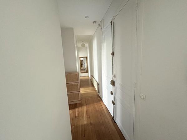 LOCATION 3 PIECES MEUBLÉ / 69m² / PARIS 11ème