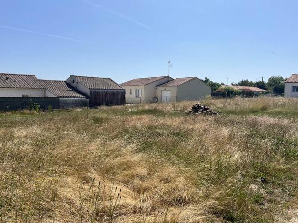 Terrain à vendre |  Le Poiré-sur-Vie |  550 m²