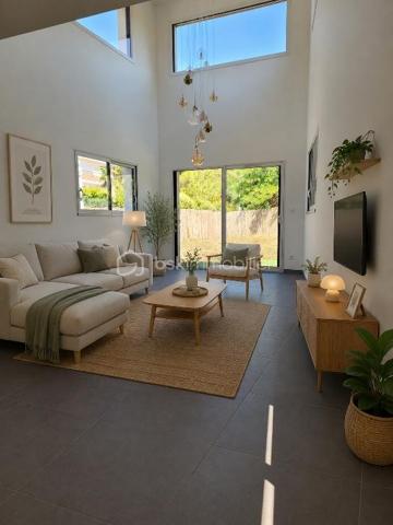 Dans un secteur calme et préservé, jolie maison récente (2022) de Type 4 comprenant en rez-de-chaussée une belle pièce de vie très lumineuse avec plafond cathédrale et sa cuisine américaine équipée, une suite parentale avec douche et toilettes.
A l'étage se trouvent, deux chambres avec placard équipé, salle de bain avec baignoire et double vasques. Toilettes indépendantes. Une mezzanine surplombe la pièce de vie et permet de faire un petit salon ou un bureau. 
Grand garage avec porte électrique et accès direct au jardin à l'arrière. Accès par buanderie dans la maison. 
Les points forts sont une luminosité exceptionnelle, un environnement calme, une isolation optimum et un chauffage par pompe à chaleur.
Volets électriques dans toutes les pièces.
Le jardin de 447 m² est clos et reste à paysager à votre goût.
Certaines photos ont été travaillées par l'IA pour exemple d'aménagement.