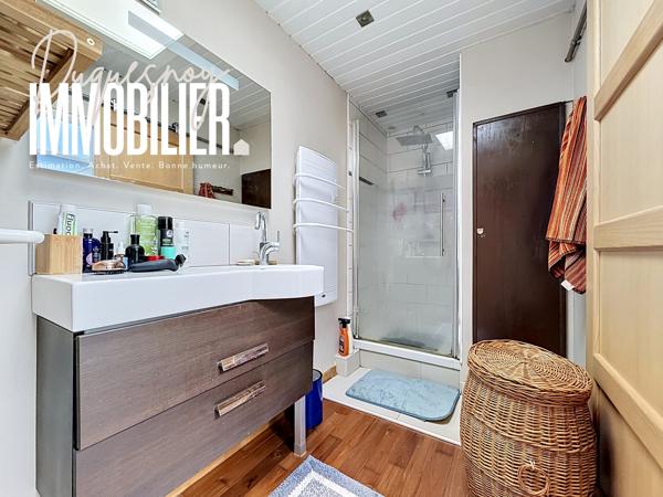 MAISON SEMI-FLAMANDE DE 100m2 HAB 3 CHAMBRES BUREAU JARDIN.