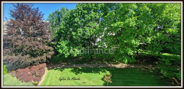 Appartement à vendre 5 pièces MACON CHARNAY (71) 100 m², 3ch, 2 SDB, balcon, calme