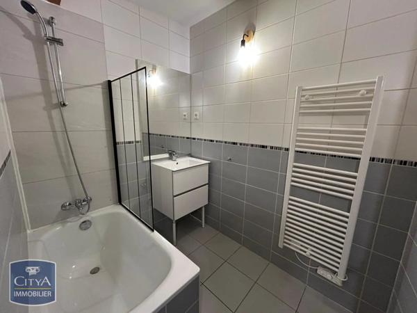 Appartement à louer 2 pièces 75m²