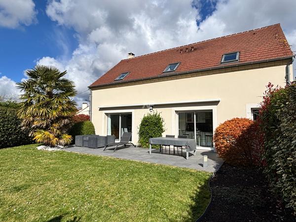 Maison Pontoise 7 pièce(s) 139.98 m2 €650 000 ** - Référence 11196