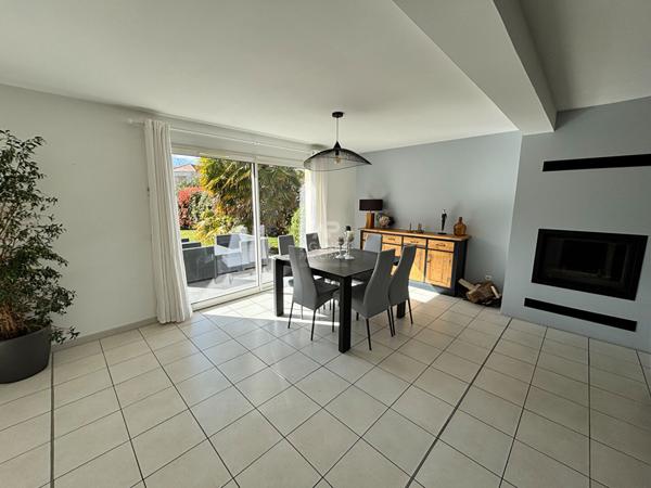Maison Pontoise 7 pièce(s) 139.98 m2 €650 000 ** - Référence 11196
