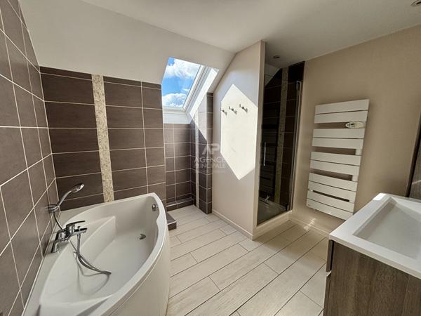 Maison Pontoise 7 pièce(s) 139.98 m2 €650 000 ** - Référence 11196