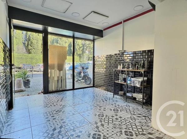 à vendre  28 m 2   ST RAPHAEL  - 83