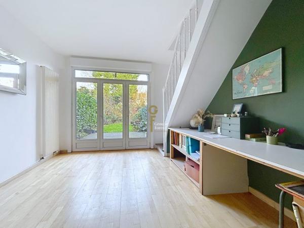 Maison mitoyenne 2 côtés Croix 107 m²