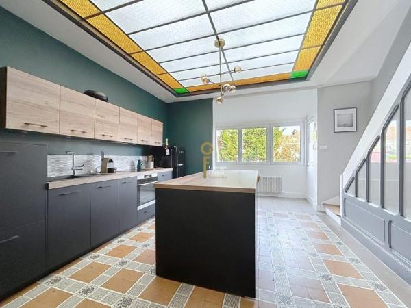 Maison mitoyenne 2 côtés Croix 107 m²
