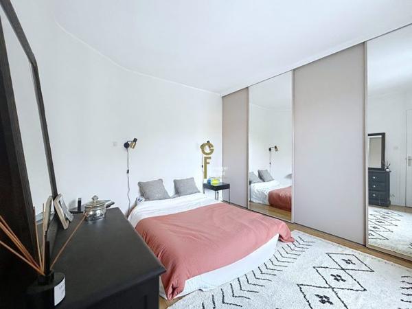 Maison mitoyenne 2 côtés Croix 107 m²