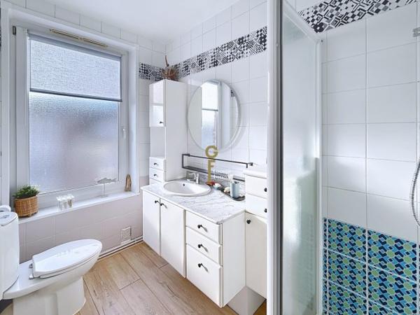 Maison mitoyenne 2 côtés Croix 107 m²