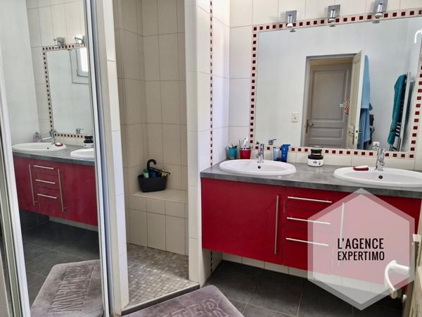 Jonquières (84150) Magnifique villa de plain pied avec piscine