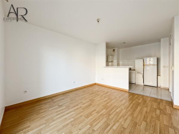 Bagnolet (93170) T2 / BALCON / PARKING