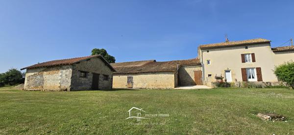 Maison de campagne sans vis-à-vis avec vue dégagée – 5 min de Lusignan Jazeneuil (86600)