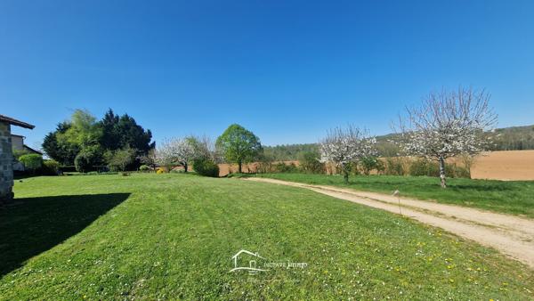 Maison de campagne sans vis-à-vis avec vue dégagée – 5 min de Lusignan Jazeneuil (86600)