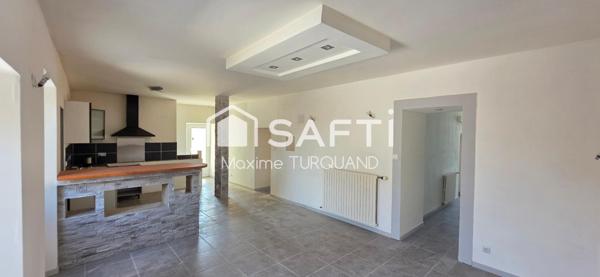 Maison 179m², 4 chambres + 1 bureau, 460m² de terrain.