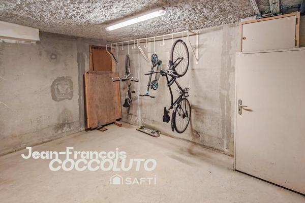 T3 état impeccable avec balcon et parking sécurisé