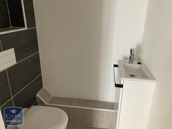 Appartement à louer 2 pièces 49.82m² Corbeil-Essonnes (91100)