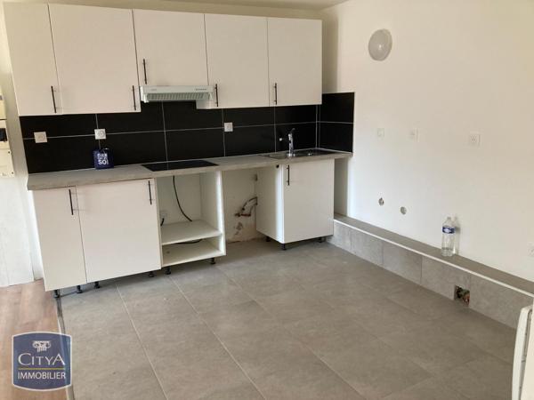 Appartement à louer 2 pièces 49.82m² Corbeil-Essonnes (91100)