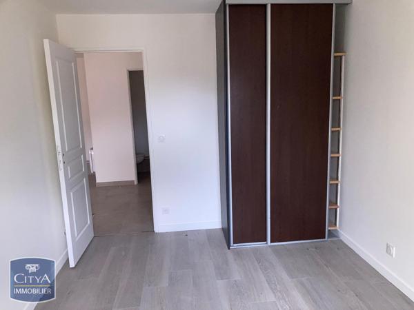 Appartement à louer 2 pièces 49.82m² Corbeil-Essonnes (91100)