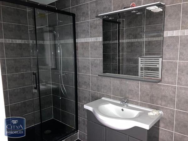 Appartement à louer 2 pièces 49.82m² Corbeil-Essonnes (91100)