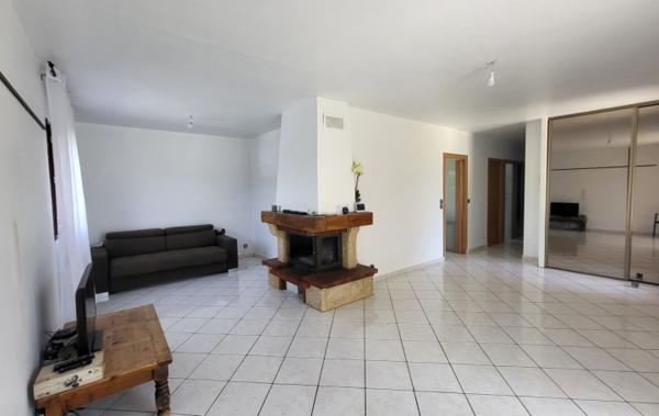 Vente Maison Avec jardin arboré à rafraîchir Lissieu   