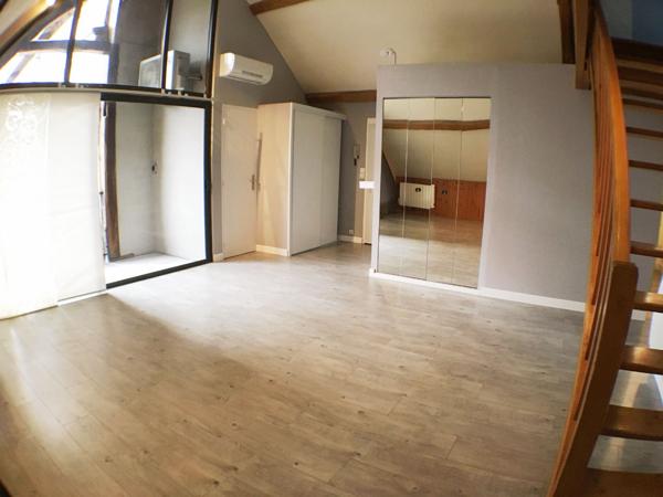 APPARTEMENT A LOUER T5 - BLOIS - 3 CHBS, CLIM. RÉVERSIBLE, CAVE PRIVÉE, COUR COMMUNE