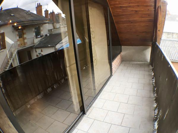 APPARTEMENT A LOUER T5 - BLOIS - 3 CHBS, CLIM. RÉVERSIBLE, CAVE PRIVÉE, COUR COMMUNE