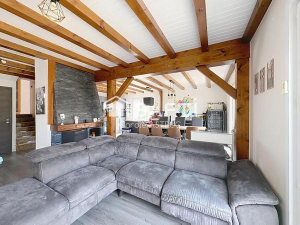 Superbe pavillon que la commune de Houtaud