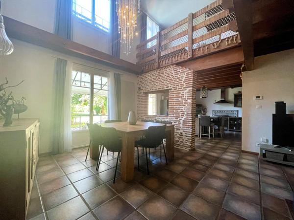 Maison à LAVERNOSE-LACASSE, 31410 - 7 pièces 241m²