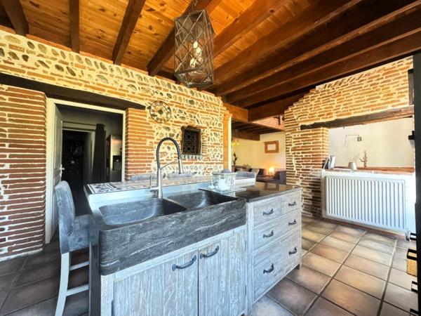 Maison à LAVERNOSE-LACASSE, 31410 - 7 pièces 241m²