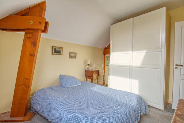 Spacieux 3 pièces en dernier étage avec terrasses, parking et cave 335 000 €