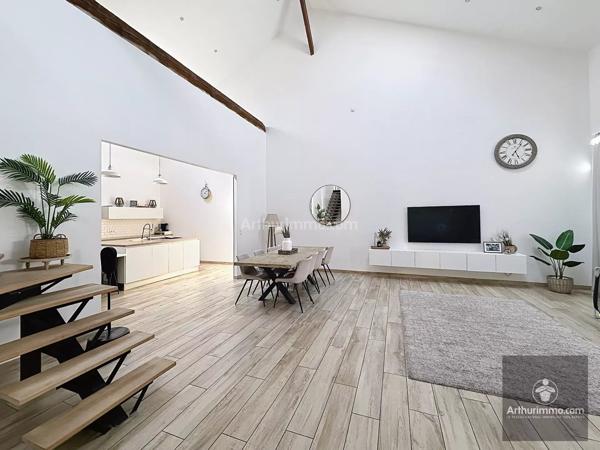 Vente                                                      Maison de ville
                        
                     6 pièces                      210 m2                     à Roanne