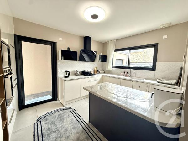 Maison à vendre  7 pièces - 151,69 m 2   ST HERBLAIN  - 44