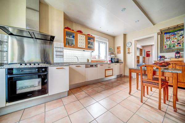 Maison de maître 5 chambres 150 m2 terrain 1936m2