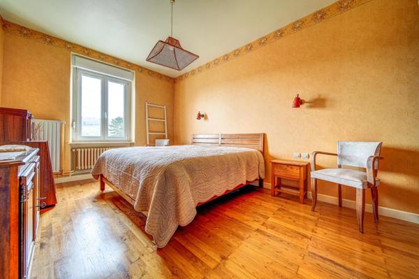 Maison de maître 5 chambres 150 m2 terrain 1936m2