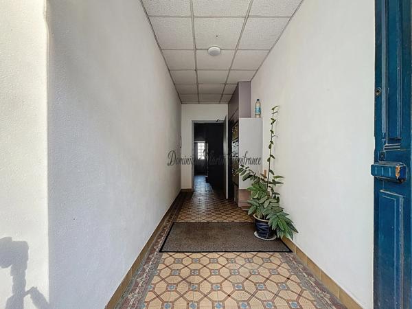 A vendre, Immeuble de rapport, LA CHARTRE SUR LE LOIR (72)- 5 appartements - 2 studios- 4 caves- Parking terrain 662m²